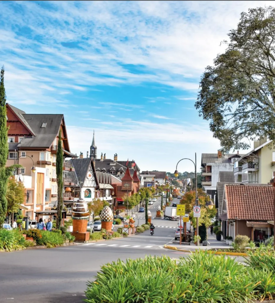 O centro de Gramado encanta com construções inspiradas em cidades europeias