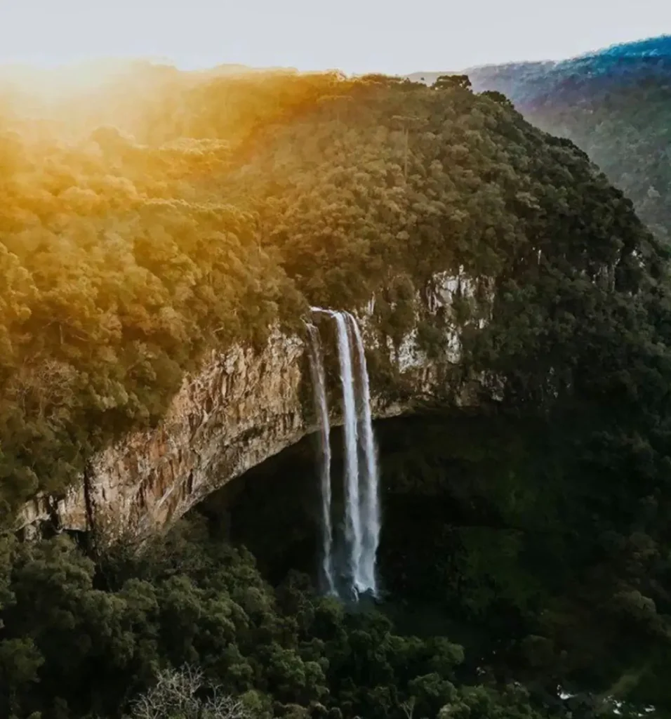 A Cascata do Caracol é uma das atrações naturais mais famosas da região
