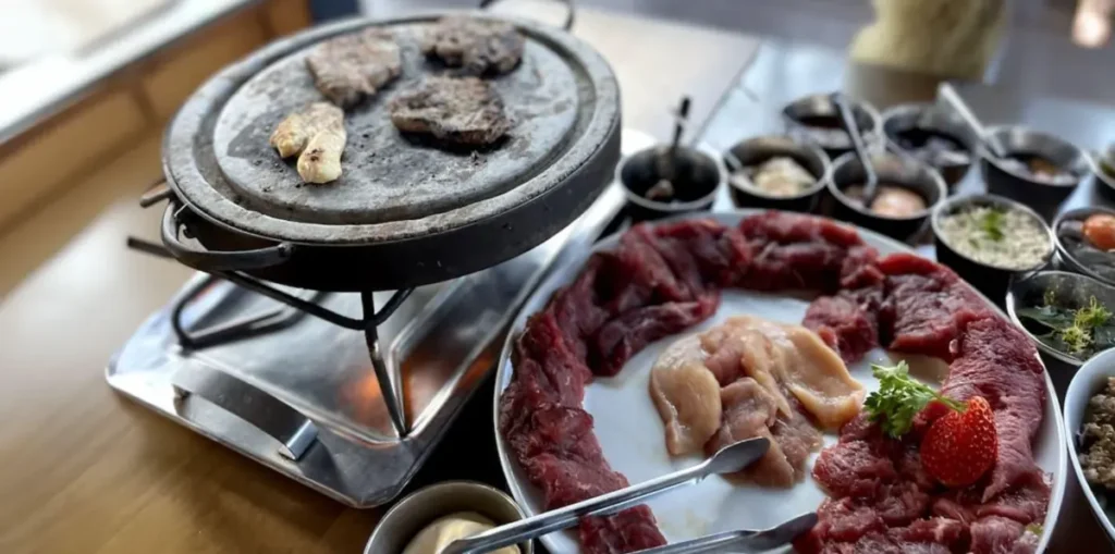 Restaurantes de fondue são destaque na culinária típica de Gramado