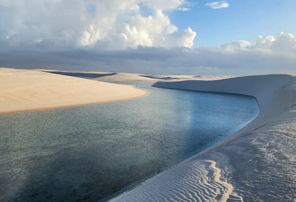 As lagoas de água doce são o principal atrativo do Parque Nacional dos Lençóis Maranhenses.