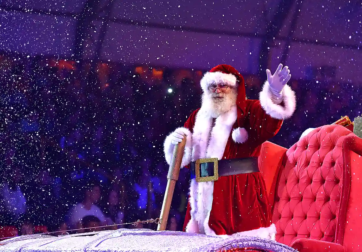 Ruas de Gramado decoradas para o Natal